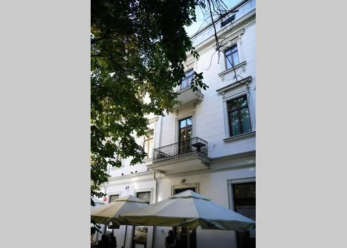 Flh - Old Vibes - Old Town Bucarest