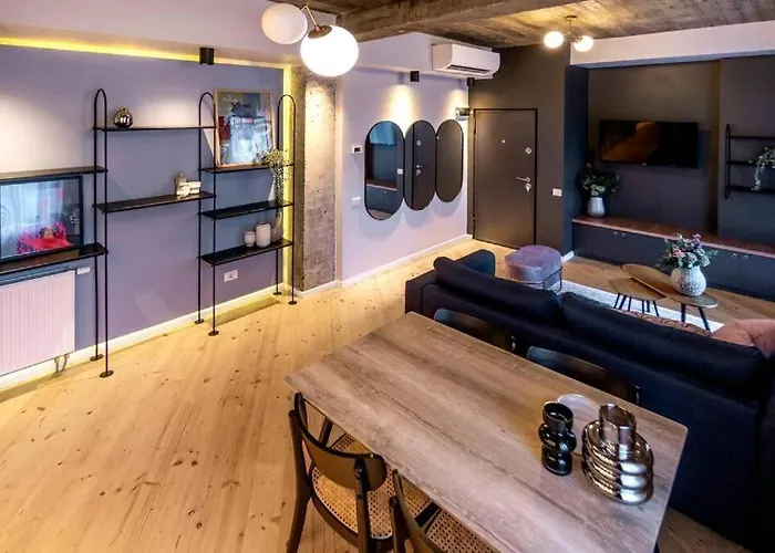 Flh - Old Vibes - Old Town Bucureşti