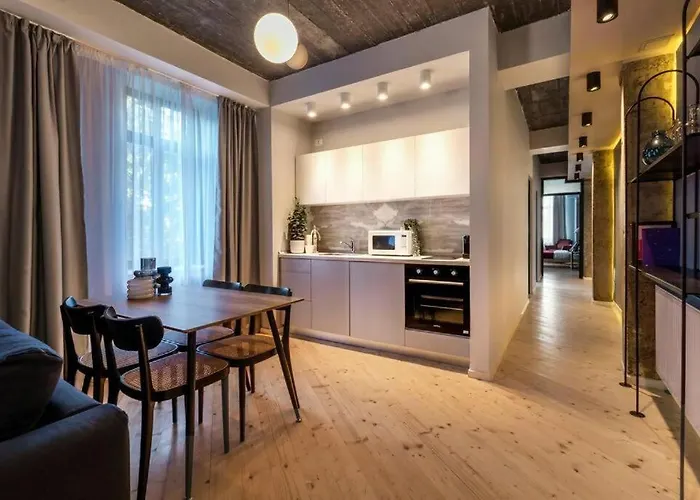 Flh - Old Vibes - Old Town * Bucureşti