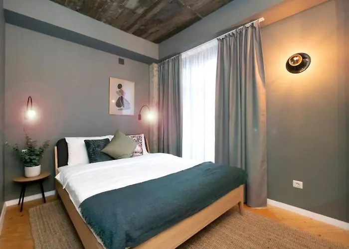 Flh - Old Vibes - Old Town